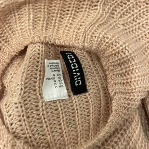 Pink and gold sweater size M